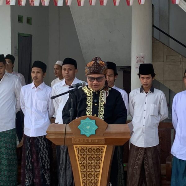 Pakai Pakaian Adat Sumedang Larang Kiai Imad Menjadi Inspektur Upacara 17 Agustus Tahun 2026